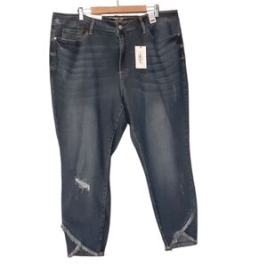 Judy Blue Jeans NWT. Size 24W Distressed